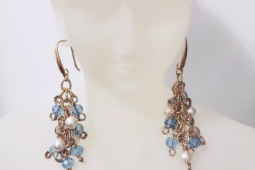 Boucles d'oreilles nacrées, bleues