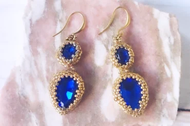 Boucles d’Oreilles Gem Bleues Dorées – Fait Main