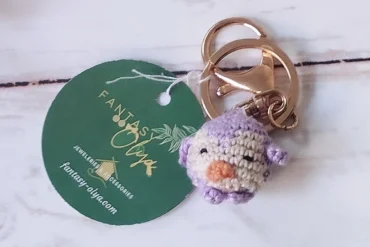 Petit oiseau violet porte-clés