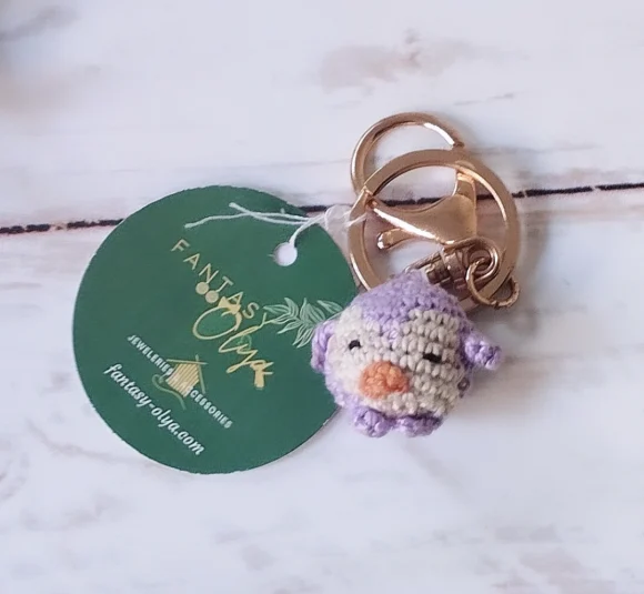 Petit oiseau violet porte-clés