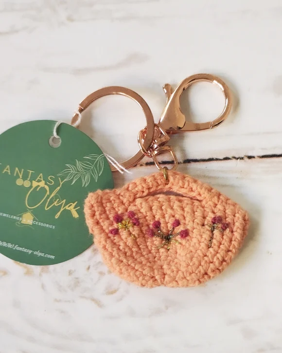 Petit panier corail porte-clés