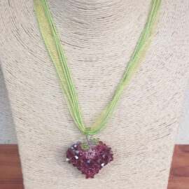 Collier pendentif fraise