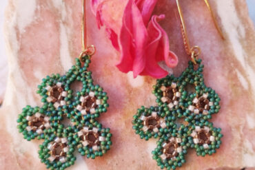 Boucles d'oreilles Fleur vertes marrons