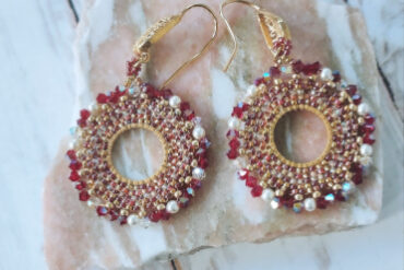 Boucles d'oreilles créoles Pétale rouges nacrées