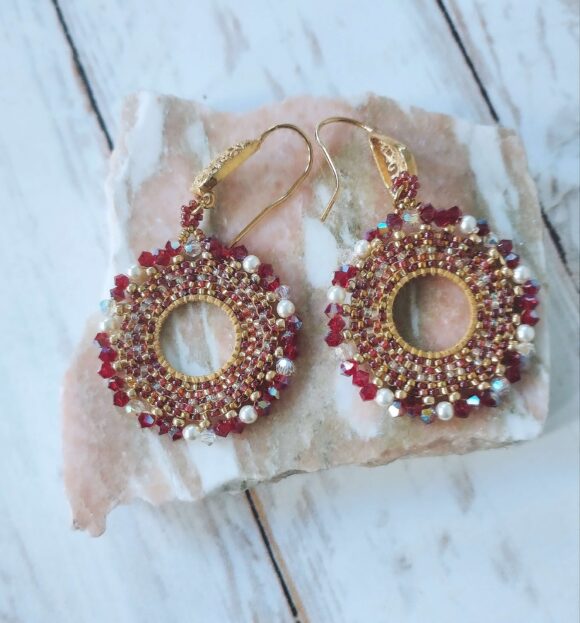 Boucles d'oreilles créoles Pétale rouges nacrées