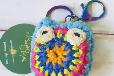 Petite chouette bleue porte clés crochet