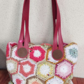 Sac fleuris rouge jaunes au crochet