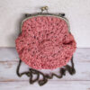 Petit sac corail au crochet en raphia - Elegance artisanale