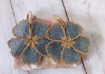 Boucles d’Oreilles Flora Bleues dorées – Collection Nature